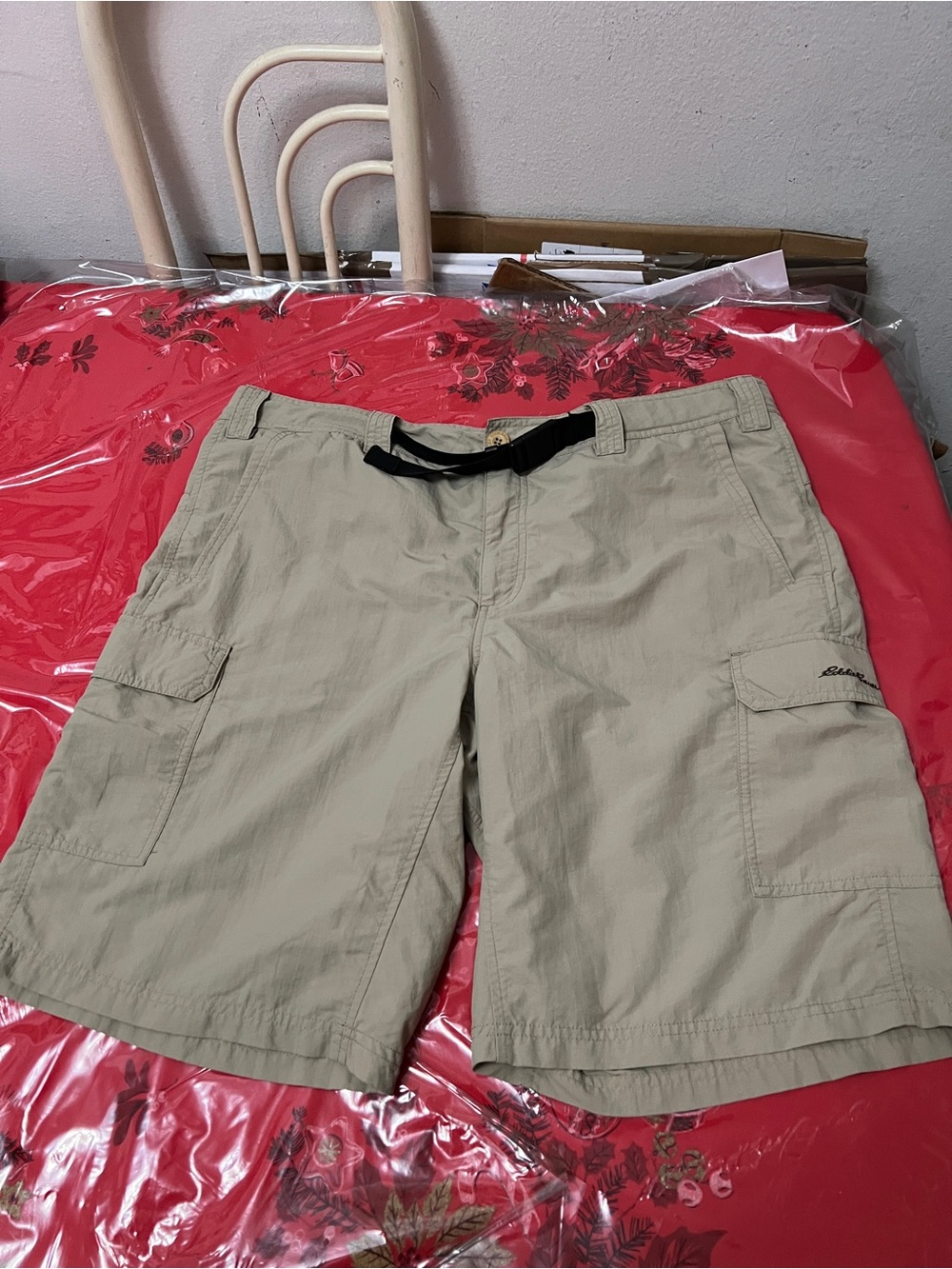 Men’s Eddie Bauer  Travex  Cargo Shorts Light Smoke  Gray Sz 42   Belted